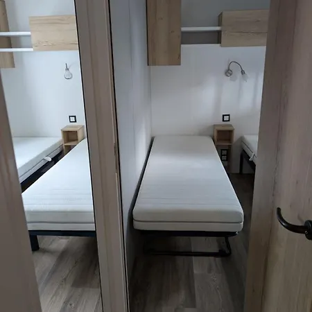 Mobilhome 3 Vue Sur L'etang 度假居 *