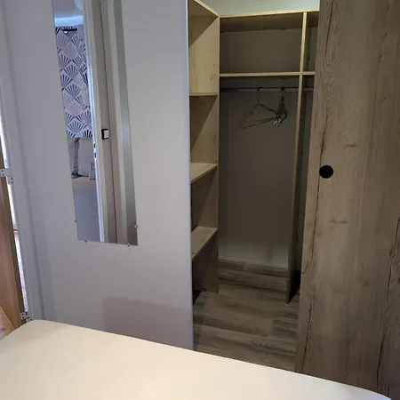 Mobilhome 3 Vue Sur L'etang 度假居